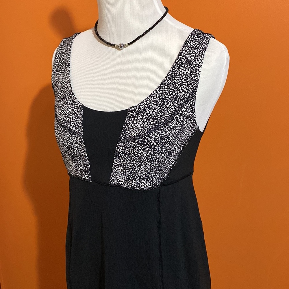 LULULEMON Athletica Tank Top Black White Yoga Shirt 6 ~ RARE! Hard to Find!